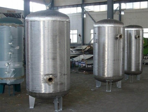 Емкость нержавеющая под давлением 20 атмосфер