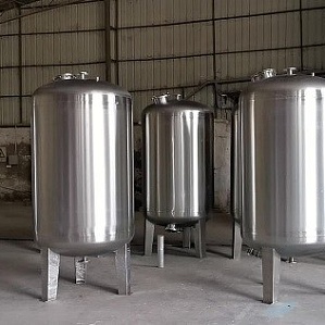 Емкость нержавеющая для питьевой воды 750 литров 0.75 м3